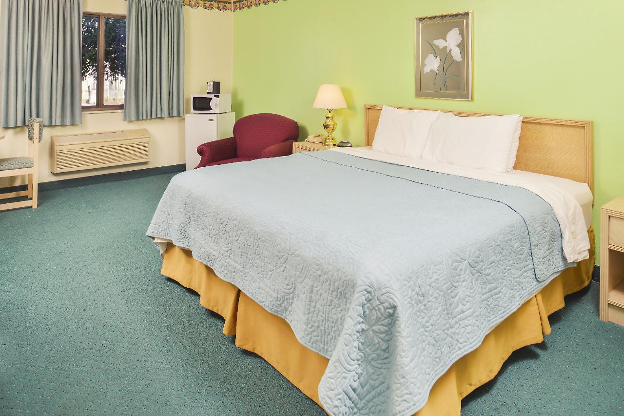 Americas Best Value Inn & Suites - Bluffton Extérieur photo