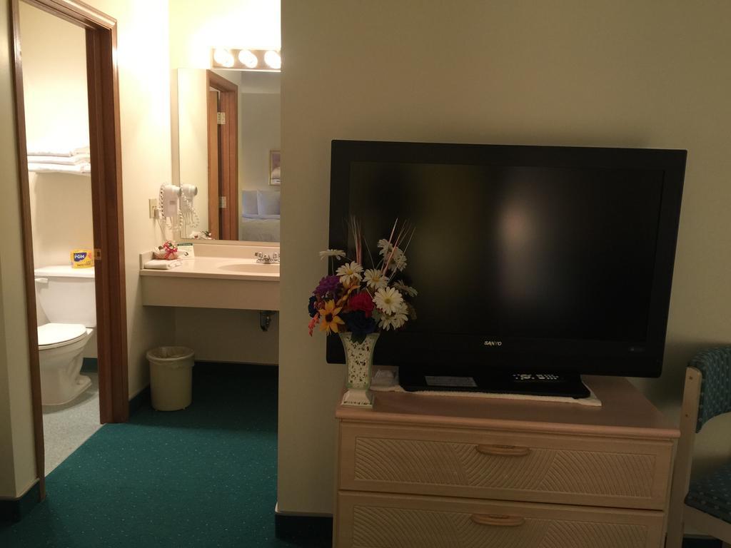 Americas Best Value Inn & Suites - Bluffton Chambre photo