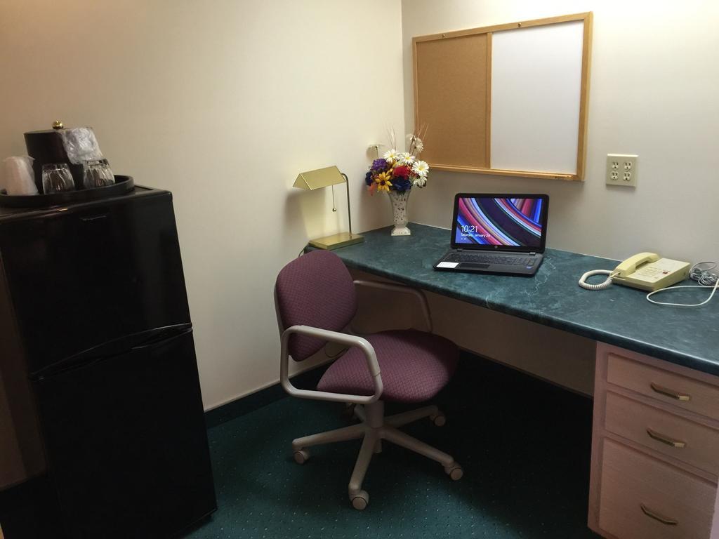 Americas Best Value Inn & Suites - Bluffton Chambre photo