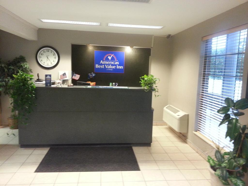 Americas Best Value Inn & Suites - Bluffton Extérieur photo