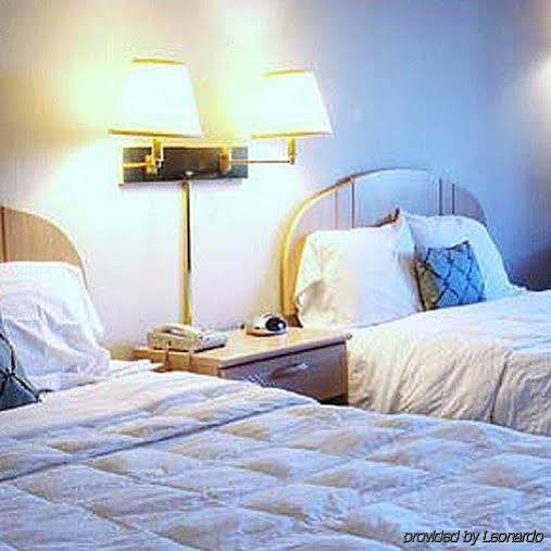 Americas Best Value Inn & Suites - Bluffton Chambre photo