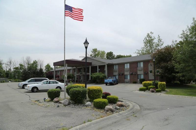 Americas Best Value Inn & Suites - Bluffton Extérieur photo