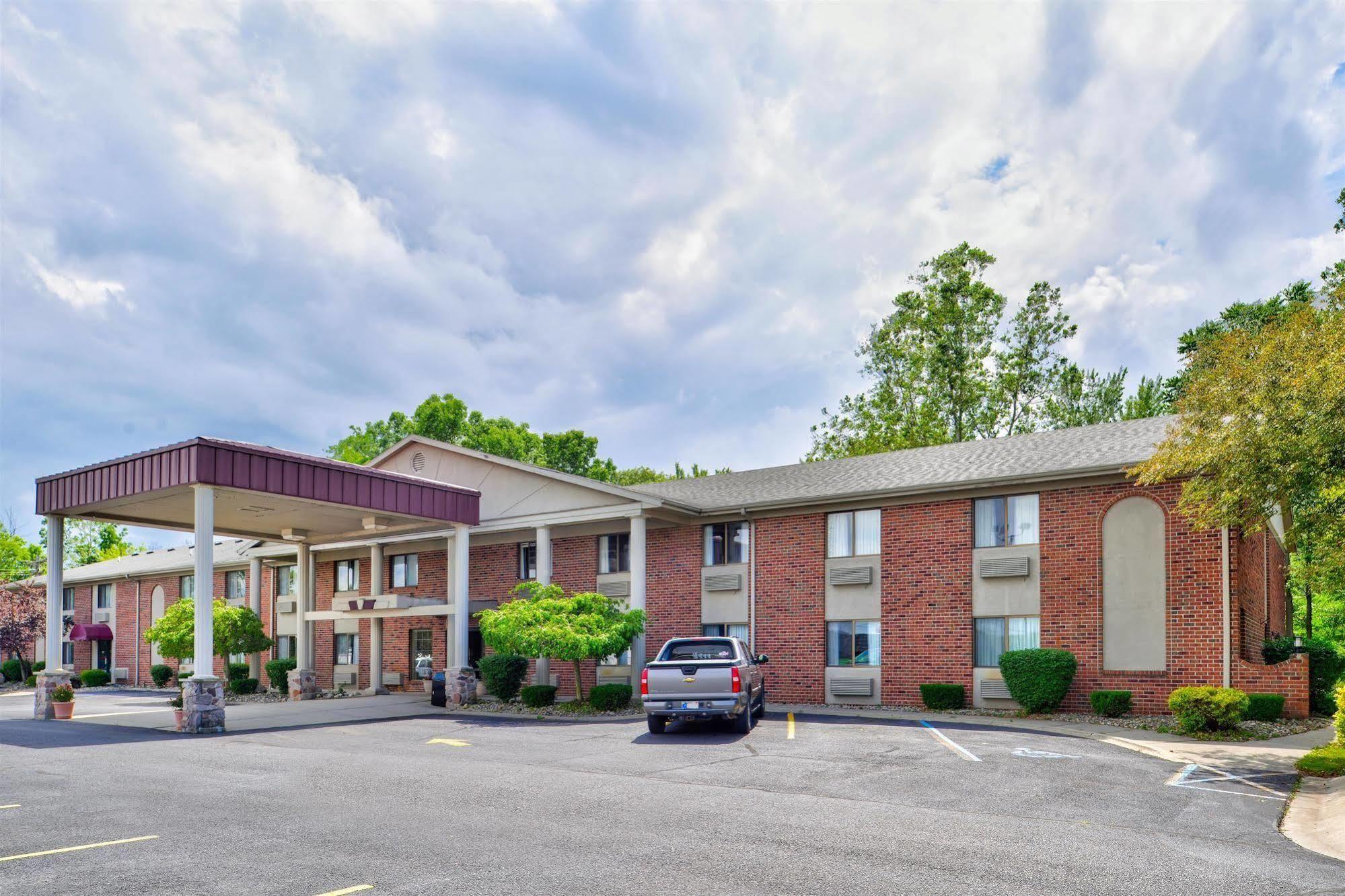Americas Best Value Inn & Suites - Bluffton Extérieur photo