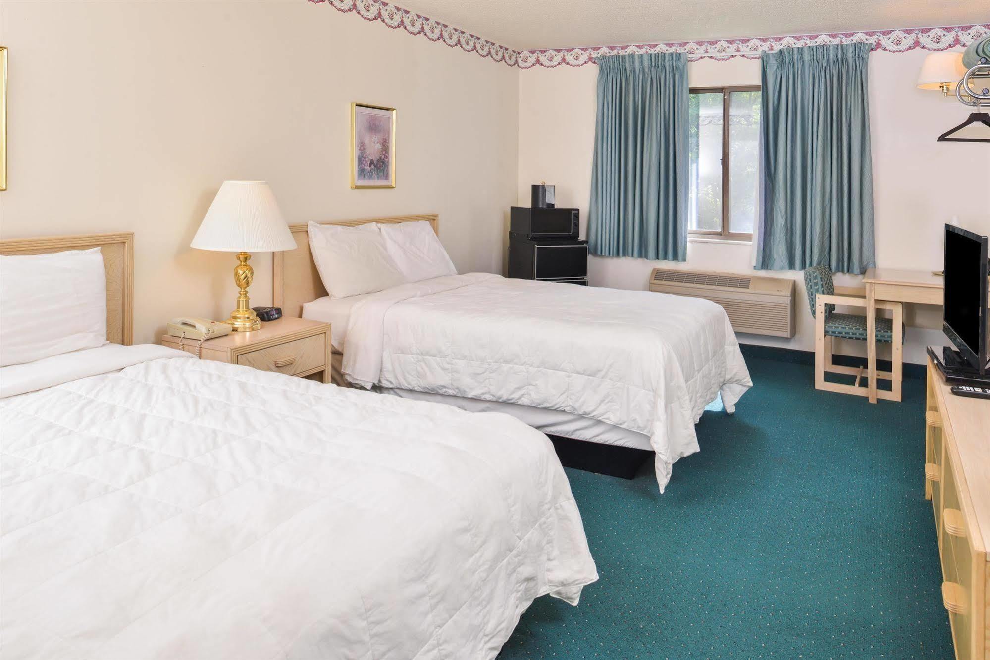 Americas Best Value Inn & Suites - Bluffton Extérieur photo