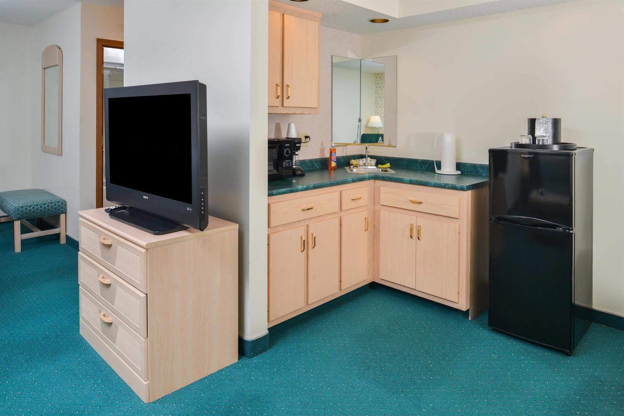 Americas Best Value Inn & Suites - Bluffton Extérieur photo
