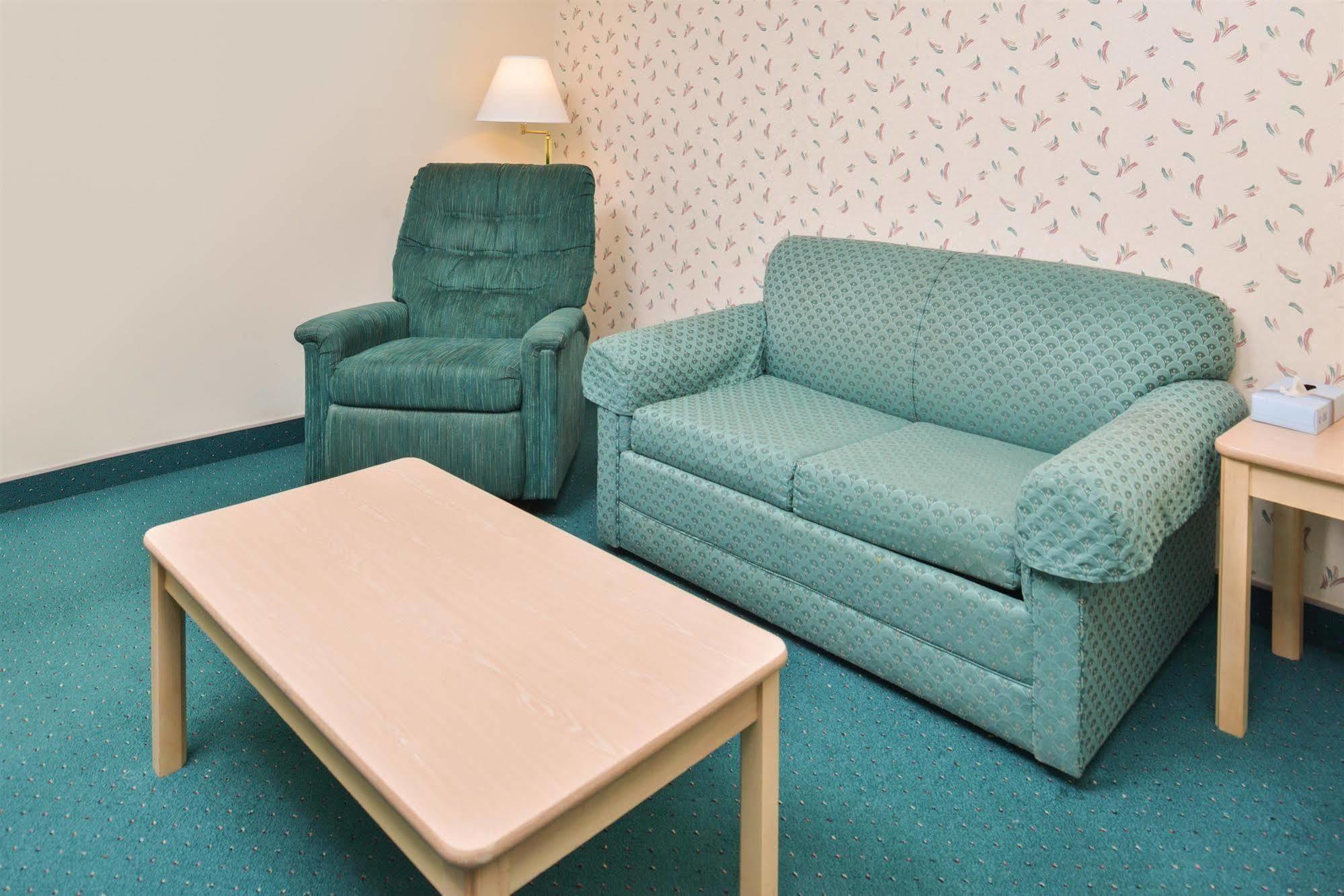 Americas Best Value Inn & Suites - Bluffton Extérieur photo