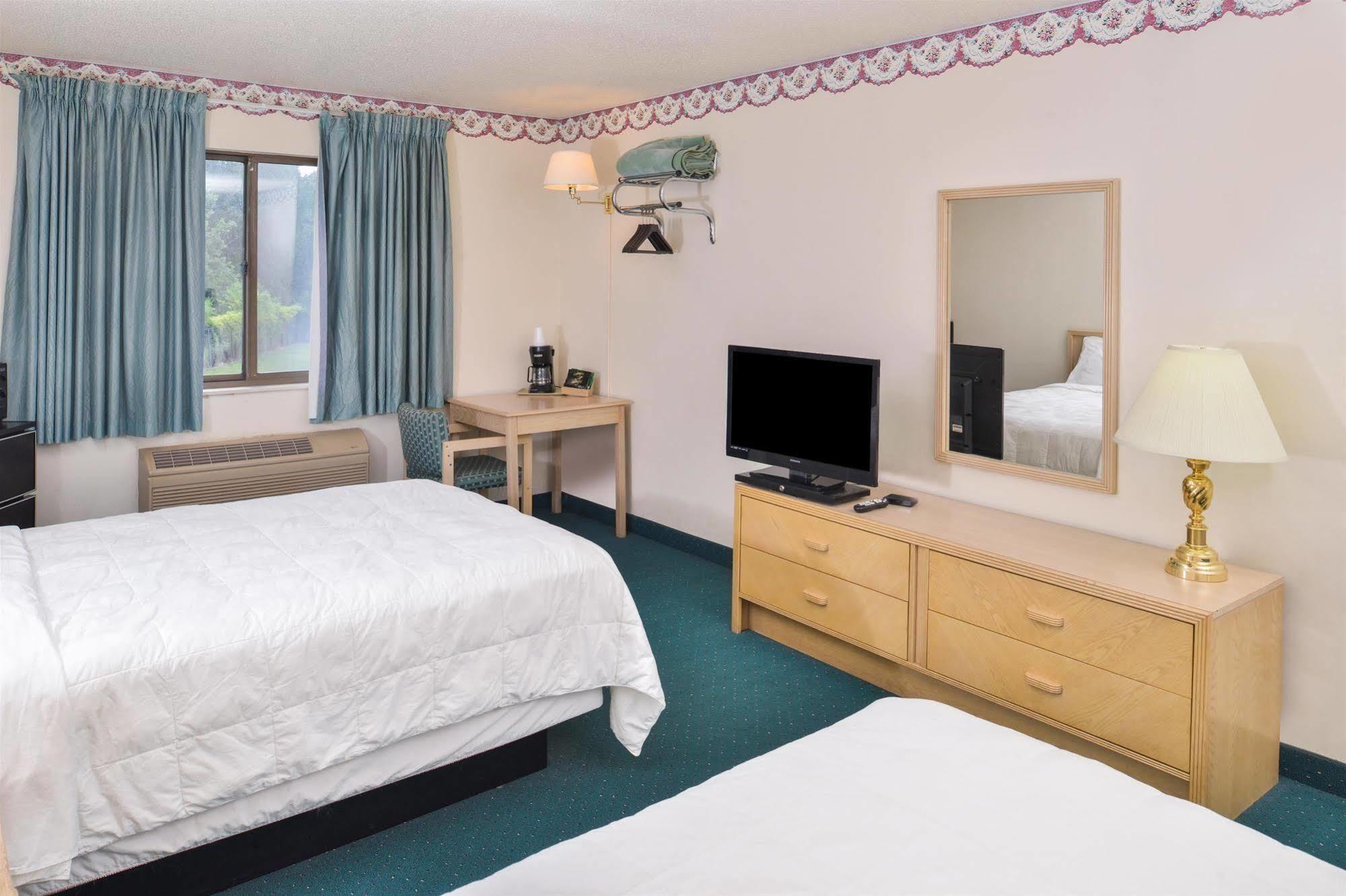 Americas Best Value Inn & Suites - Bluffton Extérieur photo