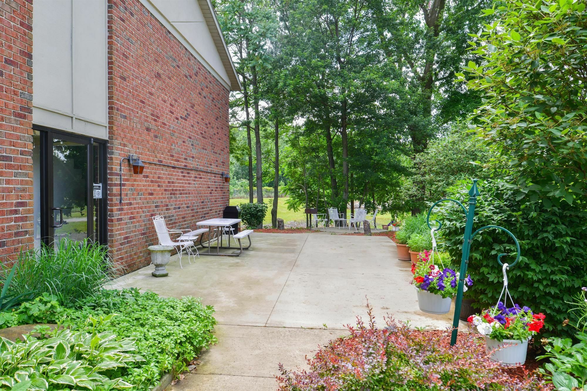 Americas Best Value Inn & Suites - Bluffton Extérieur photo